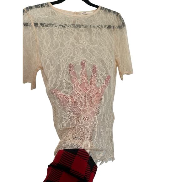 LOVE CULTURE short-sleeved, lace top. Size L - Picture 2 of 6